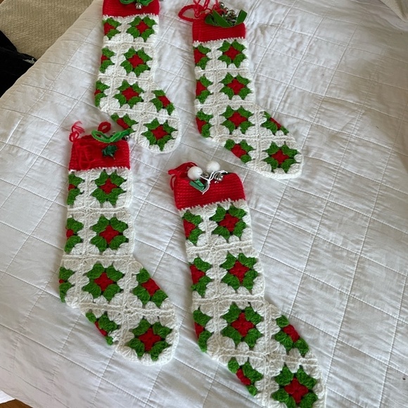 LOT OF VINTAGE 4 GRANNY CROCHET CHRISTMAS STOCKINGS - Picture 12 of 12